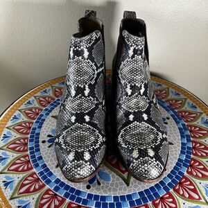 Madewell Carina Chelsea Womens Sz 8 Snake Embossed Leather Bootie Boots